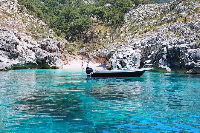 Boat trip to the National Park and Grama Bay - Haxhi Ali Cave: a dramatic first stop
