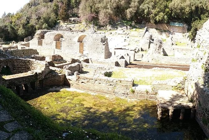 Butrint, Ksamil, Blue Eye, Lekuresi Castle. All-in-one daytrip. - Who should book this day trip?