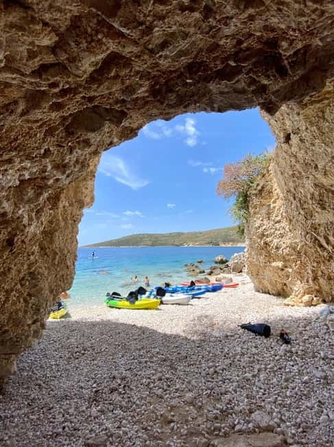 Caves of Porto Palermo: Kayak/SUP Tour with Castle Sea View - The guides and the feel of the outing