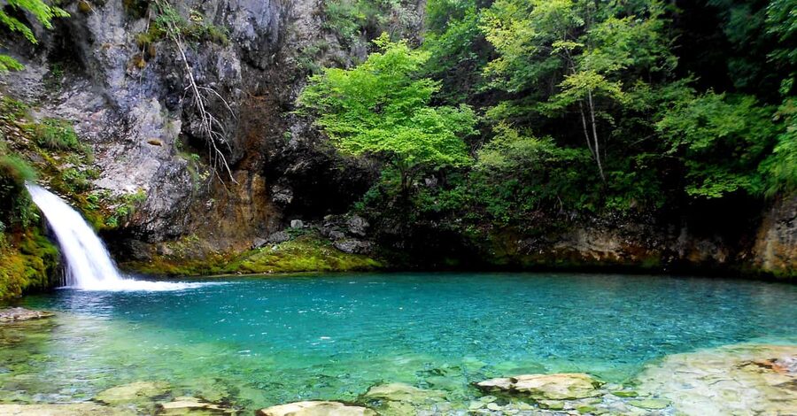 Exclusive Private Tour to Theth: Waterfall and the Blue Eye - Grunas Canyon and the walk toward the Blue Eye