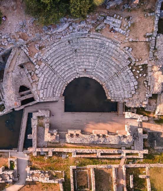 Exclusive Tour: Butrint UNESCO Site-Blue Eye-Lekuresi Castle - Lekuresi Castle and the view over Saranda