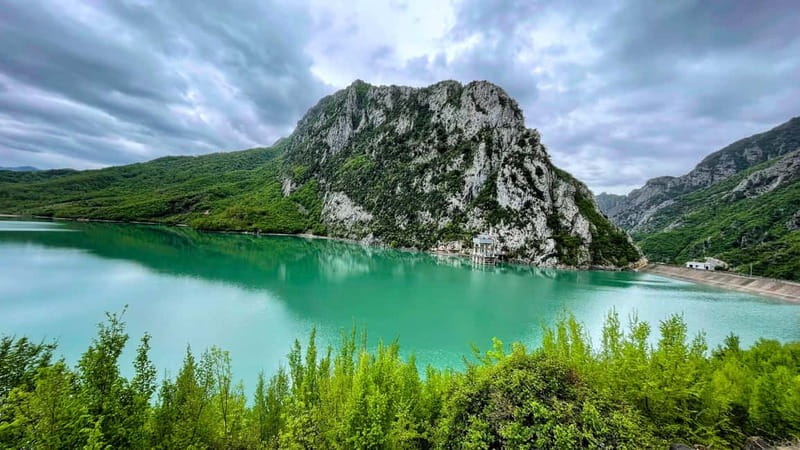 From Tirana: Hike on Gamti Mt & Bovilla Lake on Land Rover - Who should book this experience?