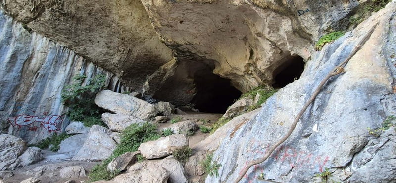 From Tirana: Hiking to Pellumbas Cave & Erzeni Canyon - The descent to the Erzeni River is the hard part