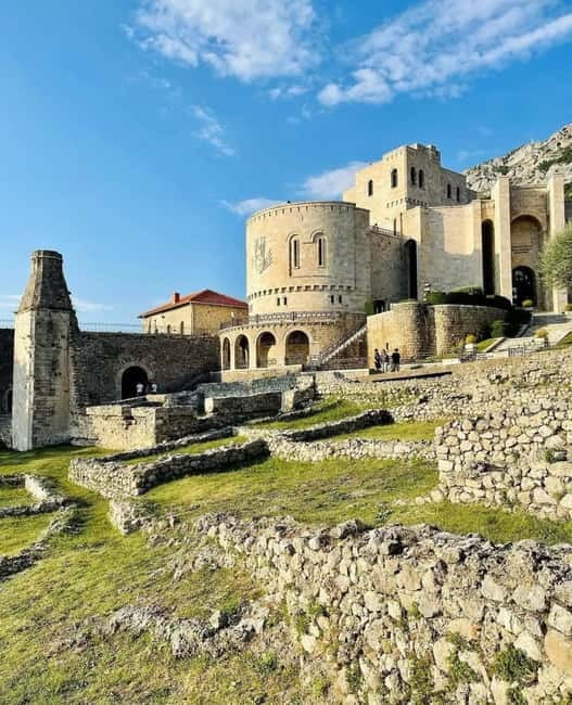 From Tirana/Shkoder: Kruja Castle, Old Bazaar, Sari Salltik - Key points at a glance