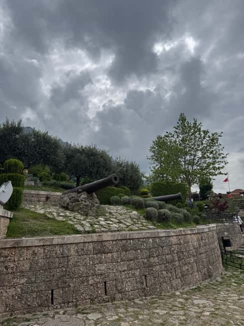 From Tirana/Shkoder: Kruja Castle, Old Bazaar, Sari Salltik - What 75 minutes in Kruja really allows