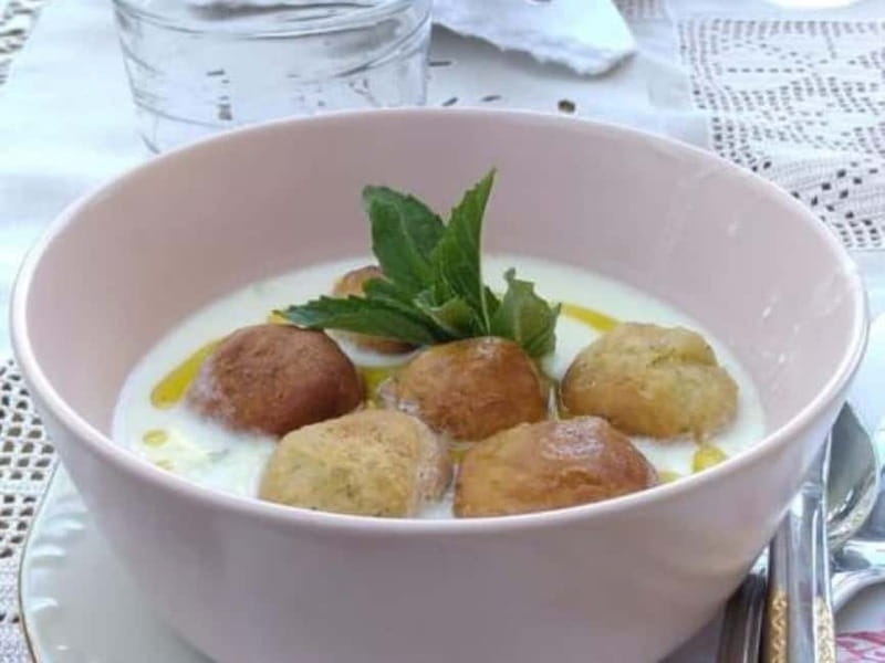 Gjirokastër: Traditional Albanian Vegetarian Cooking Class - A seasonal salad, then lunch around the table