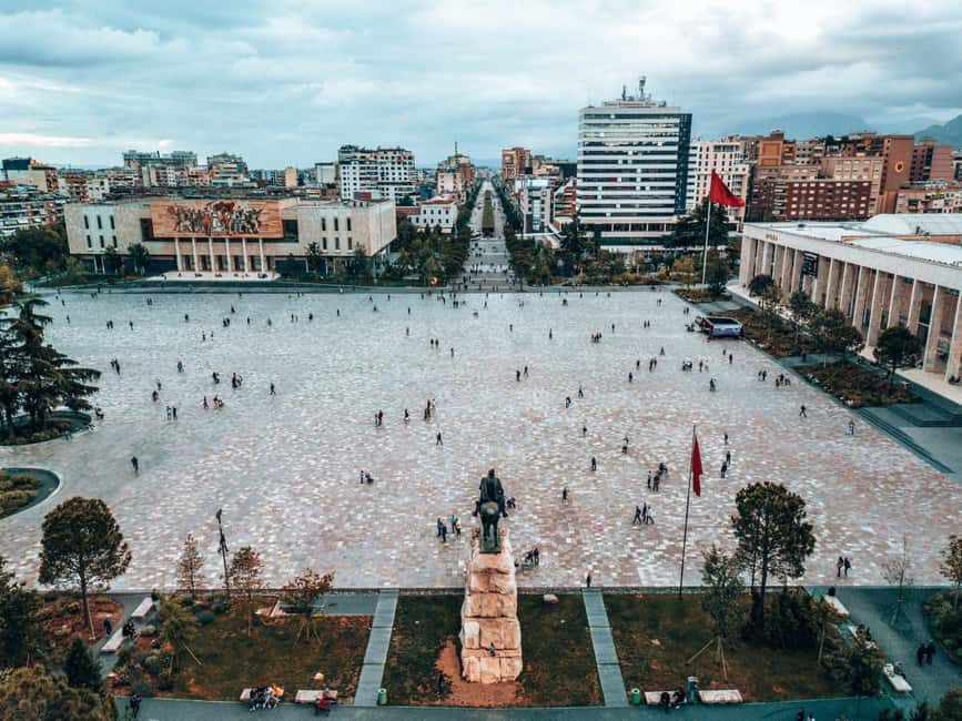 Guided tour in Tirana - discoveries, history, culture (in FRENCH) - Starting at Skënderbej Square