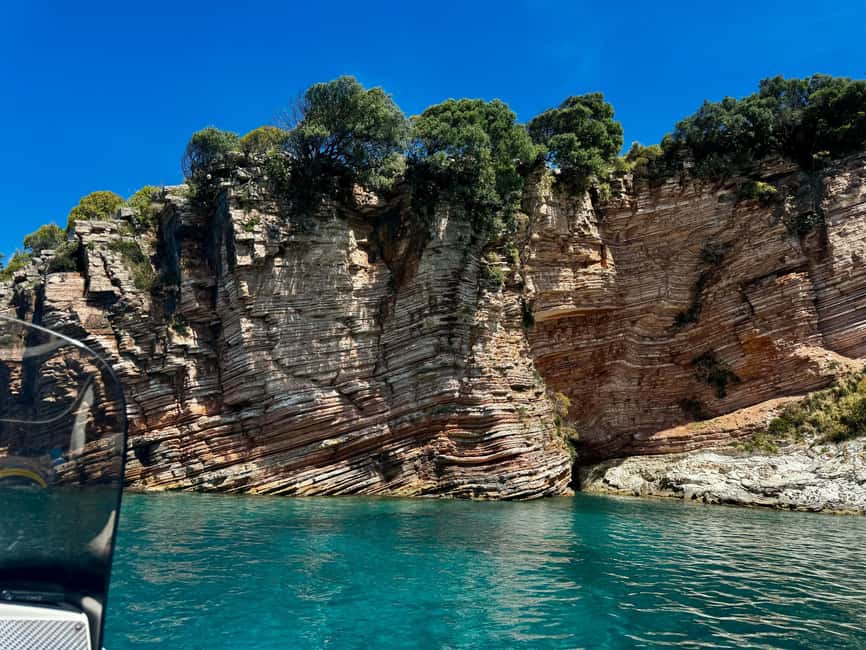 Ksamil Pigeon Cave Snorkeling free Drinks Speedboat In Group - Group feel, music, and guide quality