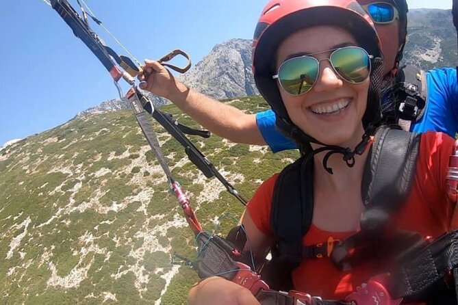 Paragliding Fly Tandem Vlora - Who will enjoy this flight most