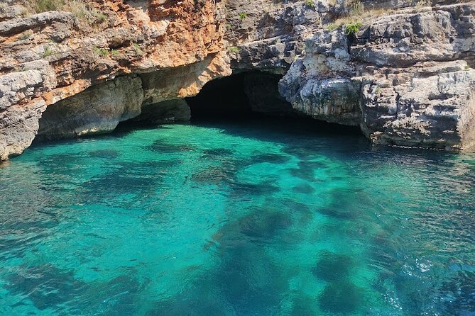 Private 6 H Boat Dafina Bay & Bear's Bay - Haxhi Ali Cave and the First Swim