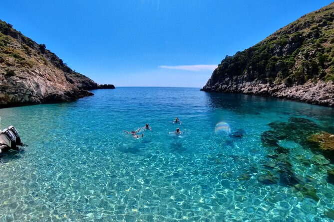 Private 6 H Boat Dafina Bay & Bear's Bay - What the Private Price Really Buys You