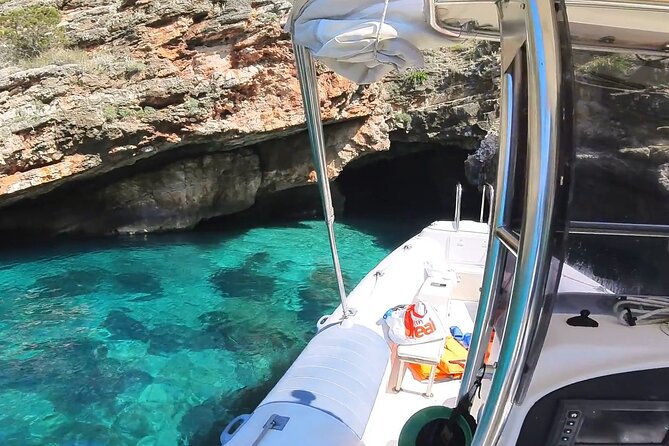 Private 6 H Boat Dafina Bay & Bear's Bay - Captain, Crew, and the Feel of the Day