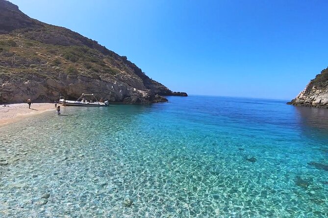 Private 6 H Boat Dafina Bay & Bear's Bay - Who Will Enjoy This Boat Day Most