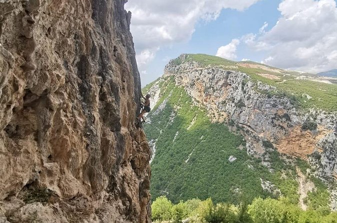 Private Climbing Belayer Experience - What the six-hour session is like