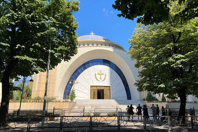 Quick Tour of Tirana - The Orthodox Cathedral opens the story