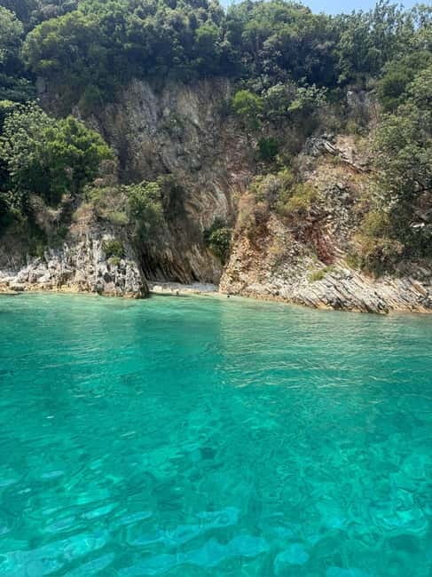 Saranda: Boat tour to 7 destinations end snorkeling - Secret beach and Turtle Cave on the return