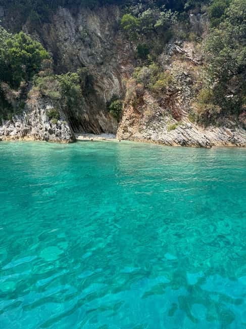 Saranda: Boat tour to 7 destinations end snorkeling - Albanian history between the swim stops