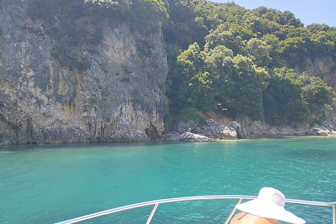 Saranda Boat Tours Discover 6 breathtaking destinations in a day - Boat comfort and group size