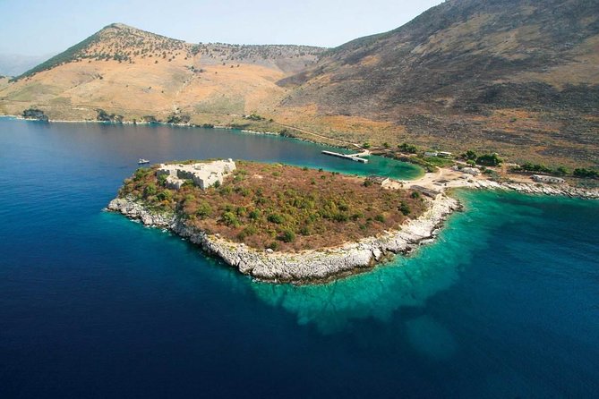 Saranda Jeep Safari 4x4 a Castle, Secret Beach and Blue Eye - Lekuresi Castle gives you the right first view