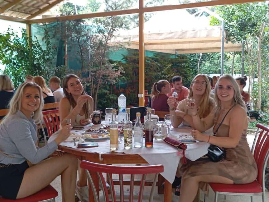 Saranda: Wine and raki tasting, local products. - Seasonal food from the greenhouse and pantry