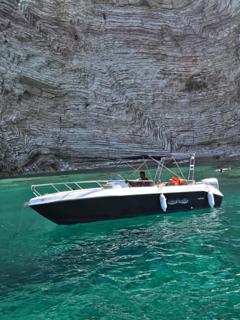 Sarandë: Boat Tour to Kroreza with Snorkel and free Umbrella - Key points at a glance