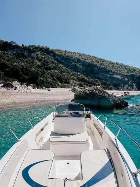 Sarandë: Boat Tour Turtle Cave Kakome & Krorez Snorkeling - What the guides and boat add