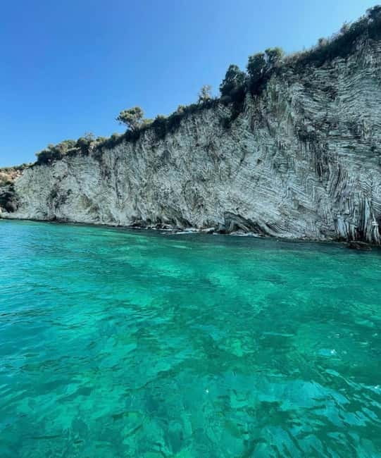 Sarandë:Krorez Boat Tour with Free Umbrella&Snorkelling mask - Kakome Beach gives you the first proper swim