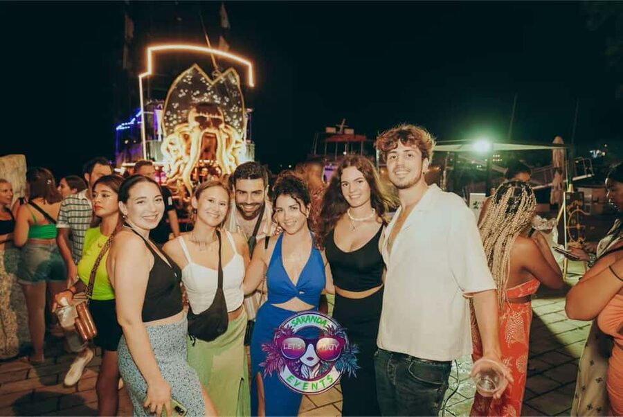Sarande: Pub Crawl & Boat Party, 6 Shots, 1 Beer Club Entry - Bluz Club brings the first full club stop