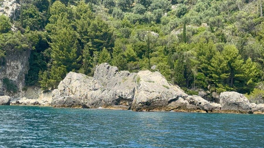 Sarandë Seascape: Coves, Cliffs & Caribbean-Blue-Water Bays - The WWII shipwreck stop near Sarandë