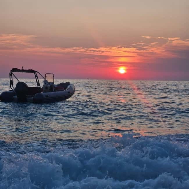 Sarandë: Sunset boat tour with local wine - What the 90-minute schedule really feels like