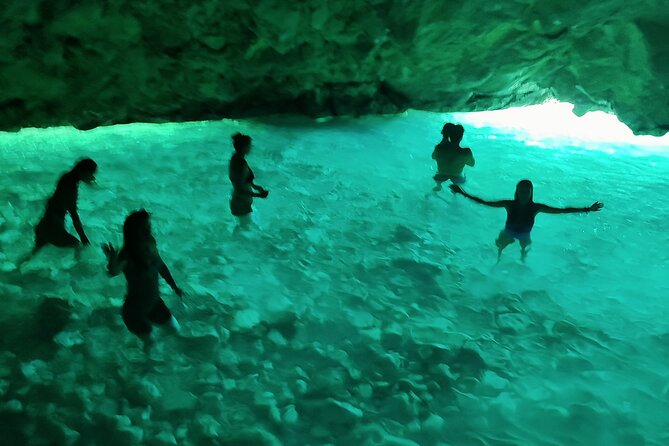 Small Group Speedboat Adventure Trip to Grama Bay - Bristan, English, Skalome, and Petruni Bays