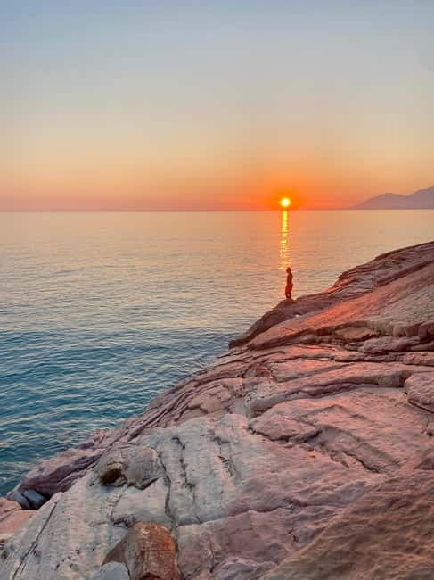Sunset kayak/Sup tour - Lukova tiny caves and Secret beaches - Cliff jumping for a controlled dose of adrenaline