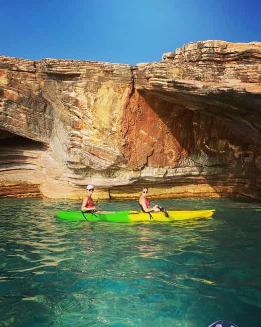 Sunset kayak/Sup tour - Lukova tiny caves and Secret beaches - What to pack for the evening