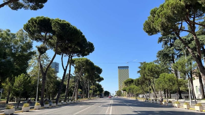 Tirana: Express Walking Tour with a Guide - The quick take