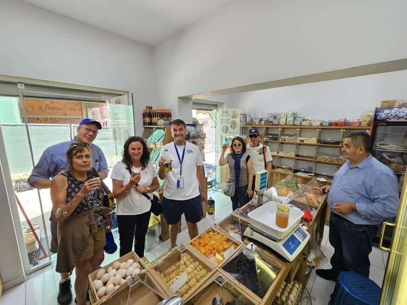Tirana: Local food experience & walking tour - Meeting at the Twin Towers