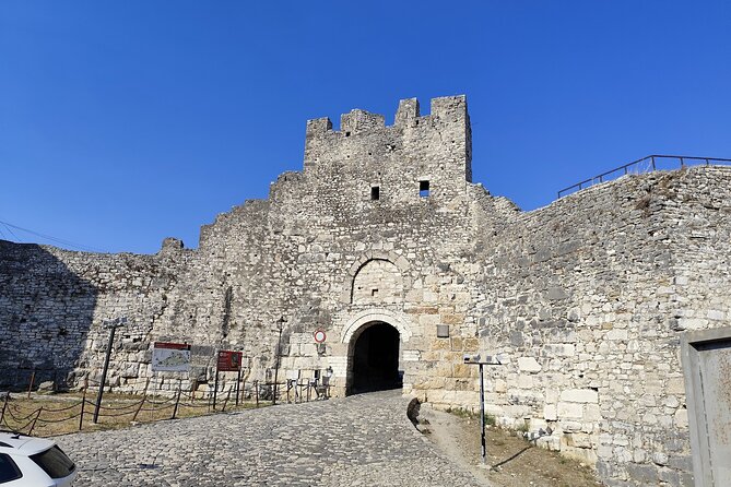 Tirana to Berat By Eden: Private day trip - Entering Berat Castle and its two-hour walk