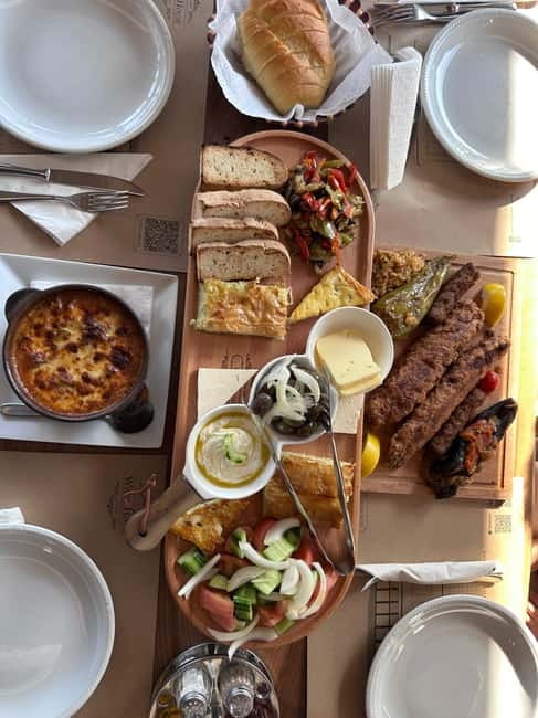 Tirana: Traditional Food in The City Center - A short Albanian meal in the heart of Tirana