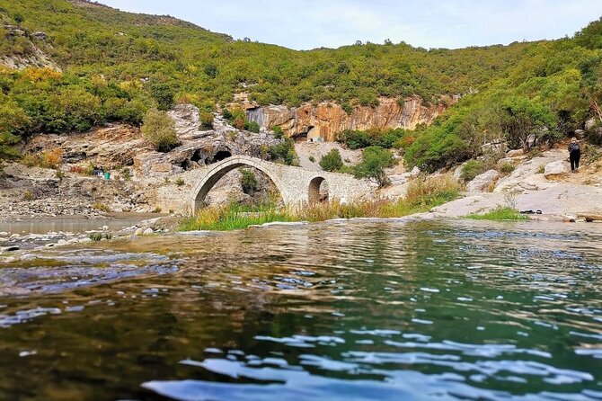 Tour to Thermal Baths of Permet and exploring Langarica Canyon - Timing, heat, and the best way to use the day