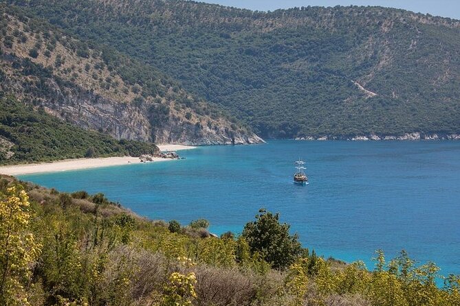 Visit Kroreza Beach by Boat - How the eight-hour schedule works for you