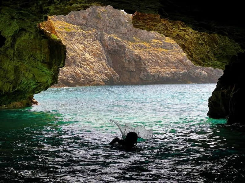 Vlore: Grama Bay & Karaburun Caves 8-Hour Speedboat Tour - The 30 to 40-minute ride to Haxhi Ali Cave