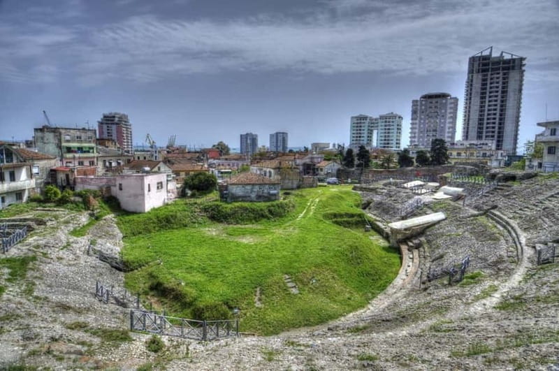 Walking tour Durrës - Along the main boulevard