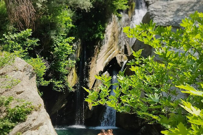 Waterfalls and wine flows - Bogova waterfall and Alpeta Winery Winetasting tour - Bogova Waterfall and the cold blue pool